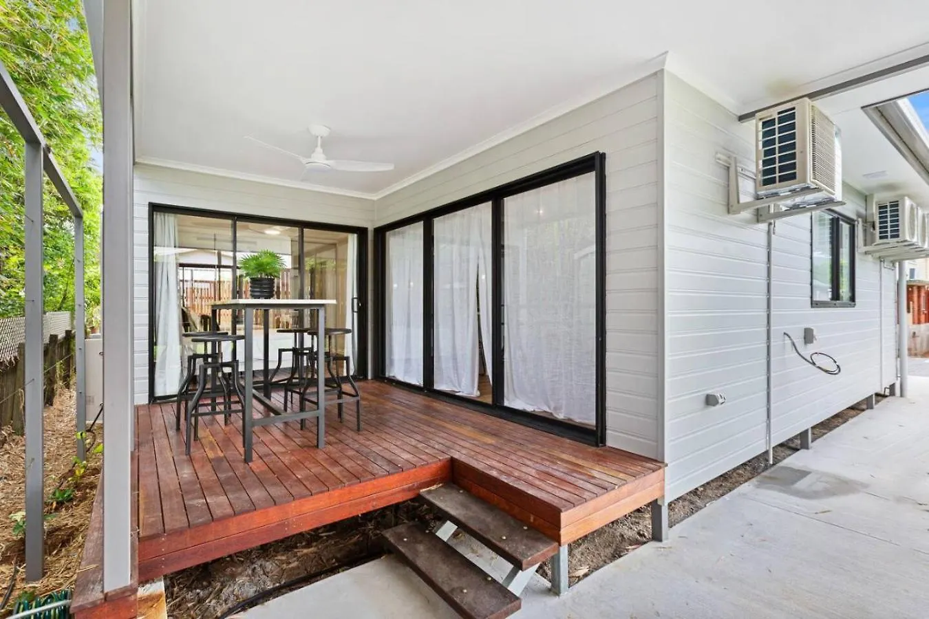 Comfortable 3-Bedroom Home Near City Cairns Holiday home